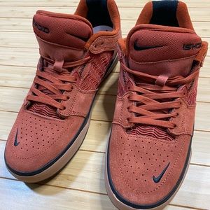 Nike low tops